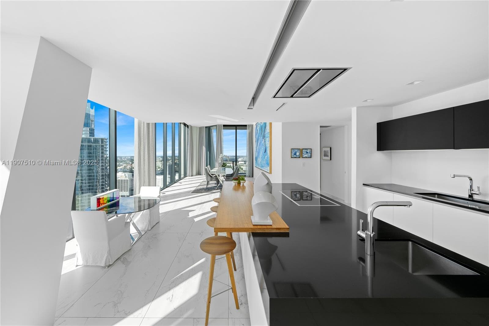 1000 Biscayne Blvd # 4901, Miami FL 33132 — 32