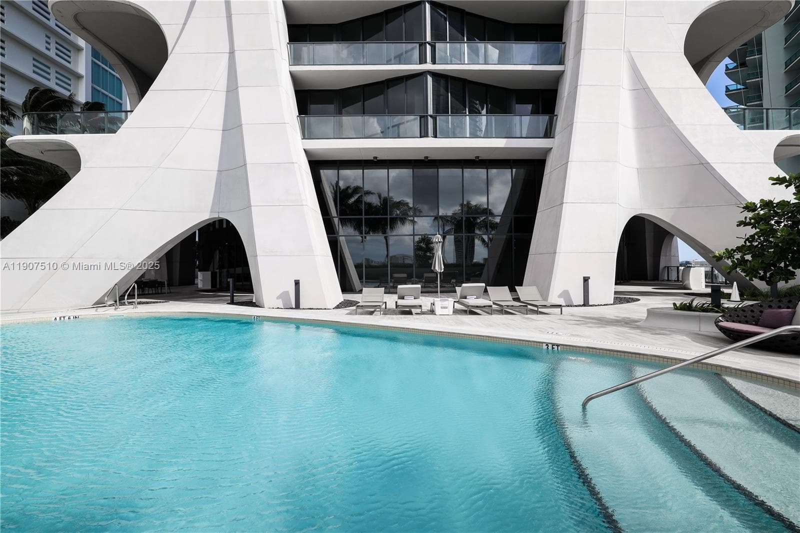 1000 Biscayne Blvd # 4901, Miami FL 33132 — 75