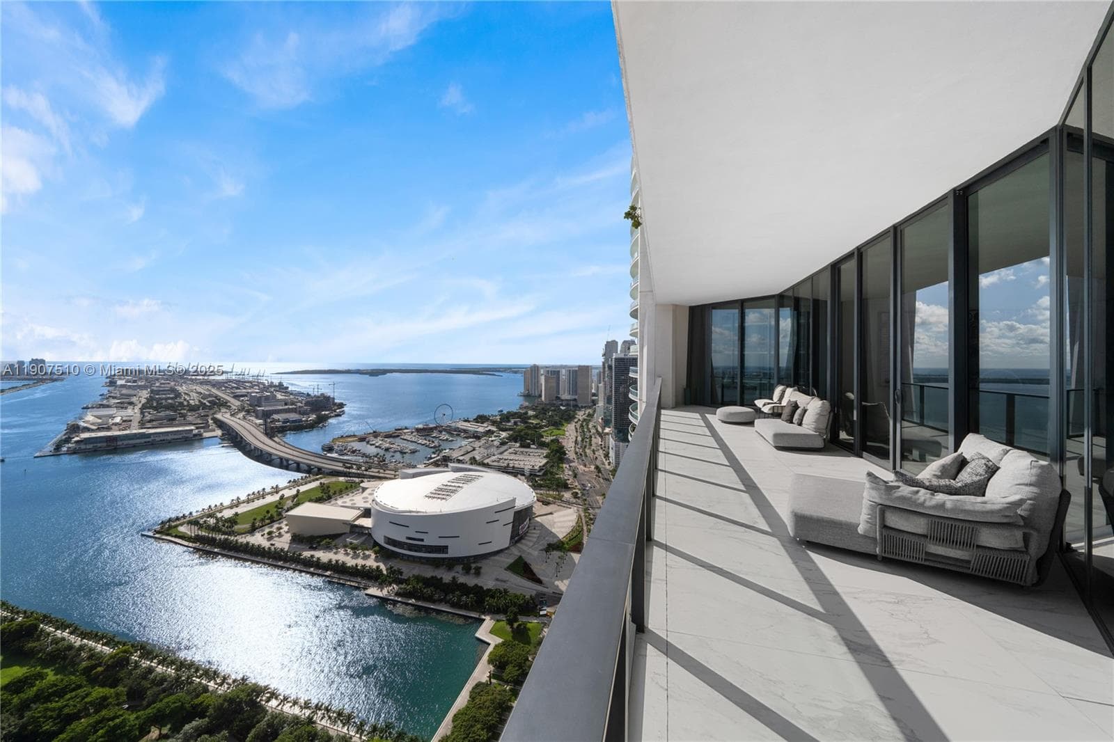 1000 Biscayne Blvd # 4901, Miami FL 33132 — 30