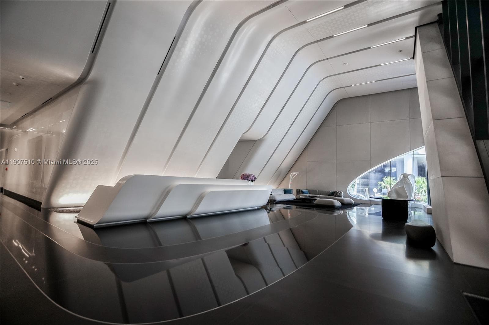 1000 Biscayne Blvd # 4901, Miami FL 33132 — 65