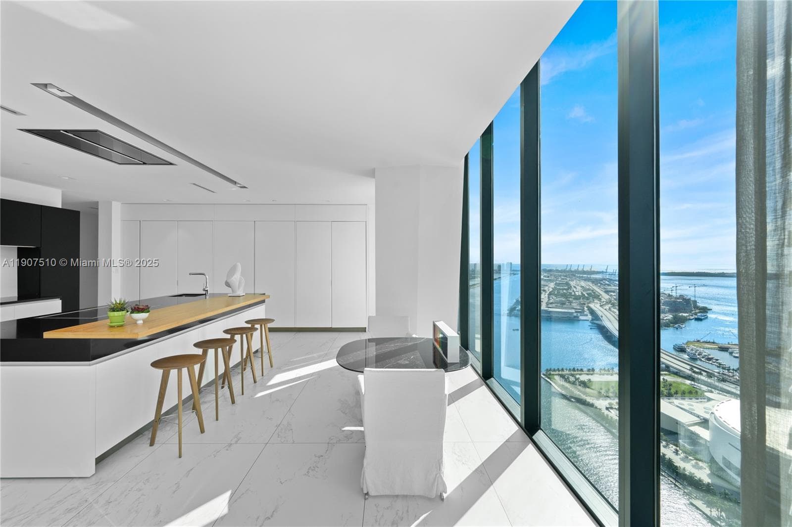 1000 Biscayne Blvd # 4901, Miami FL 33132 — 37