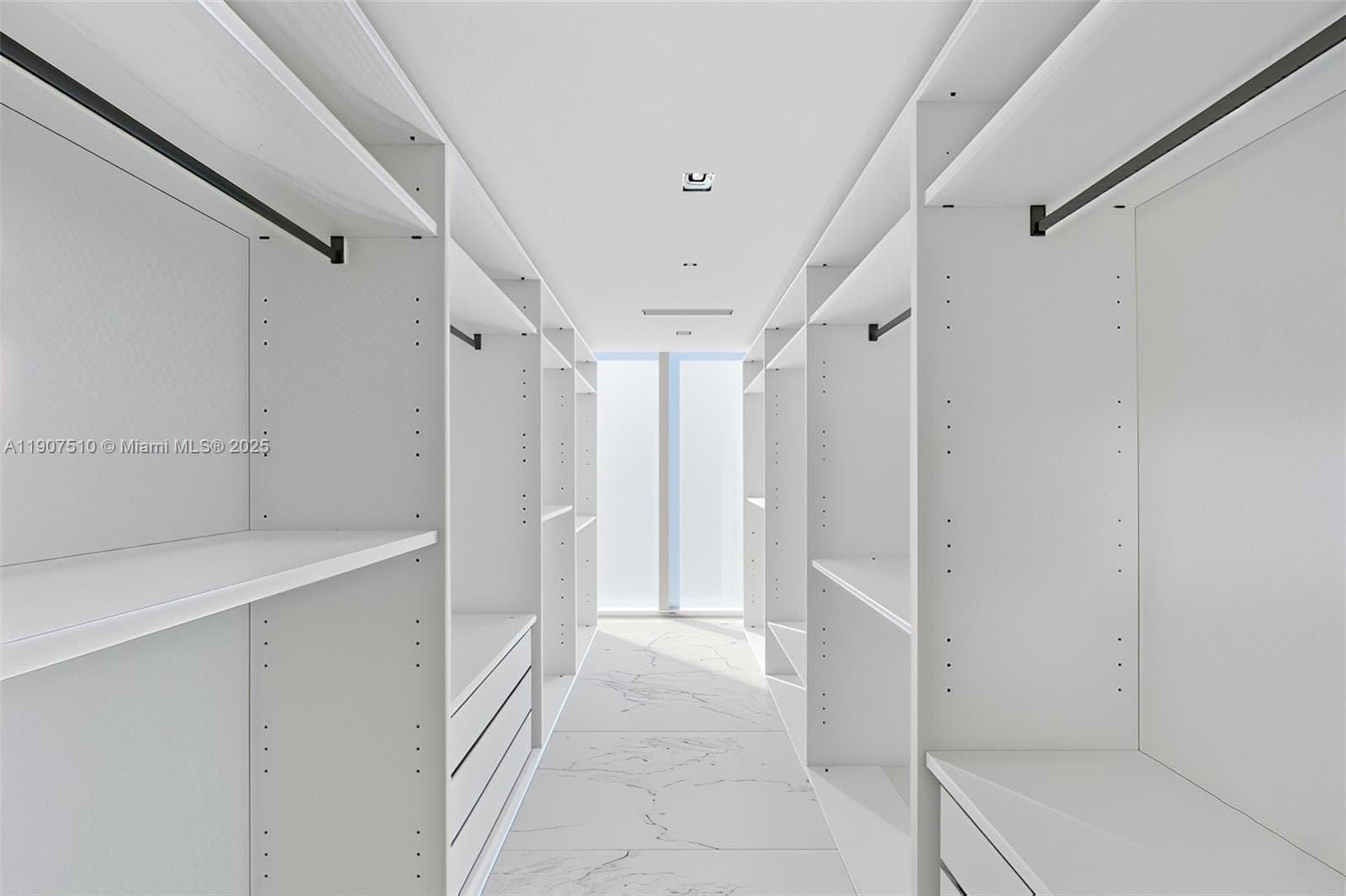 1000 Biscayne Blvd # 4901, Miami FL 33132 — 48