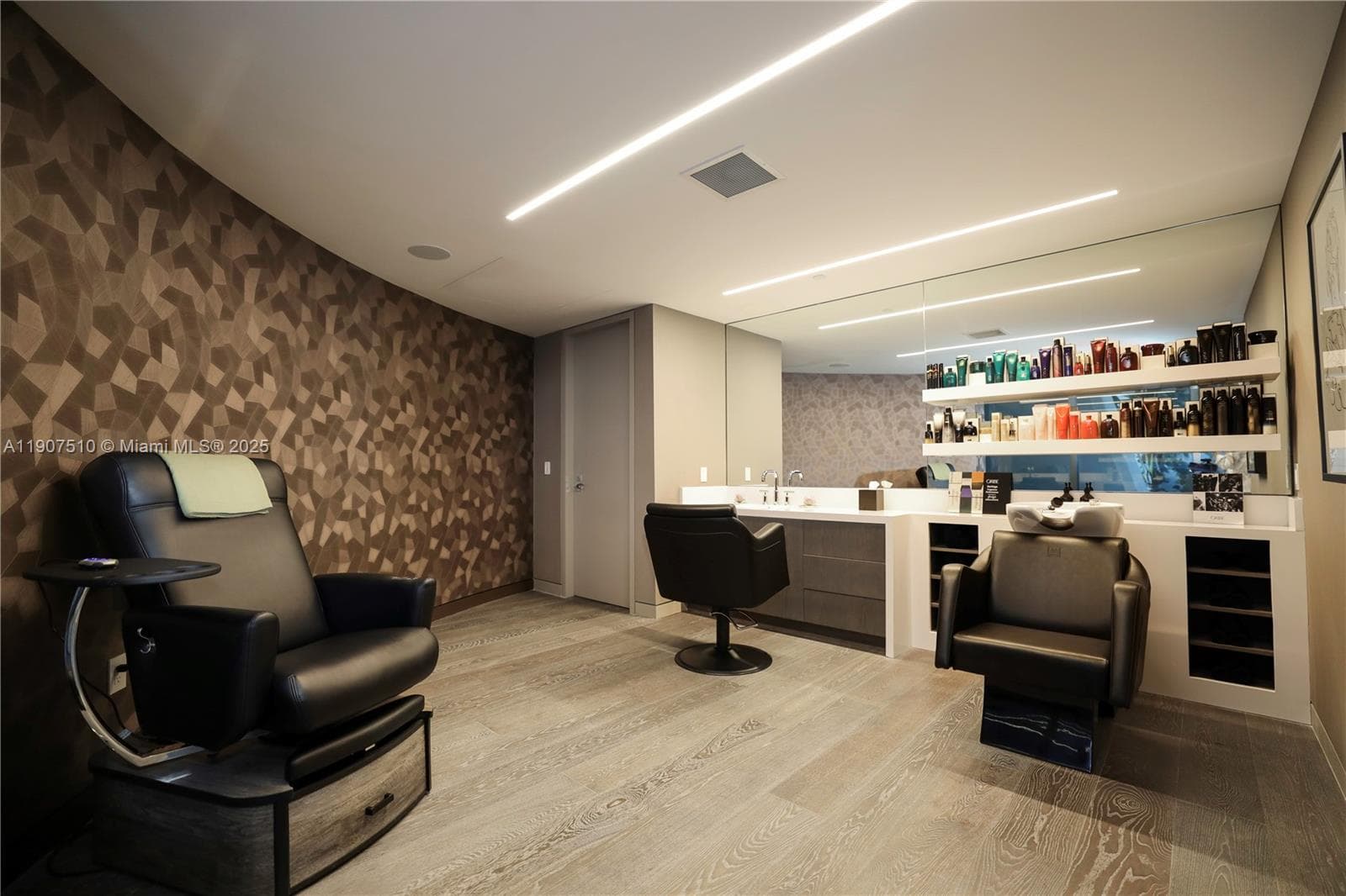 1000 Biscayne Blvd # 4901, Miami FL 33132 — 74