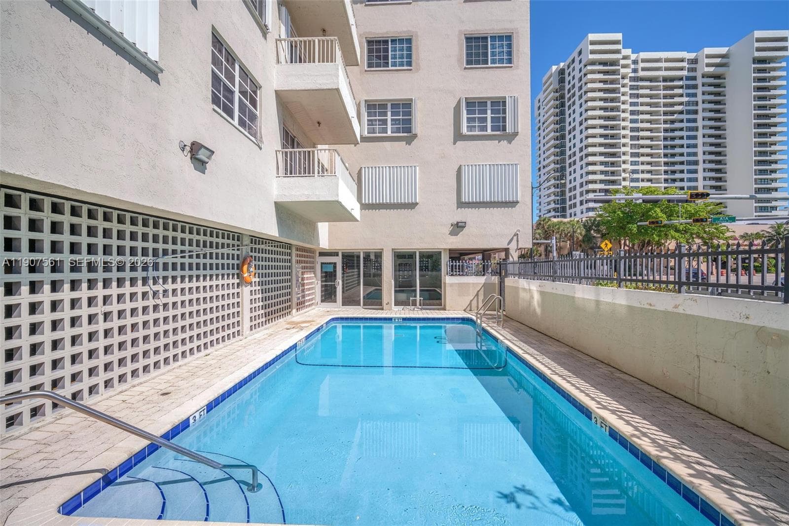 2600 Collins Ave # 206, Miami Beach FL 33140 — 23