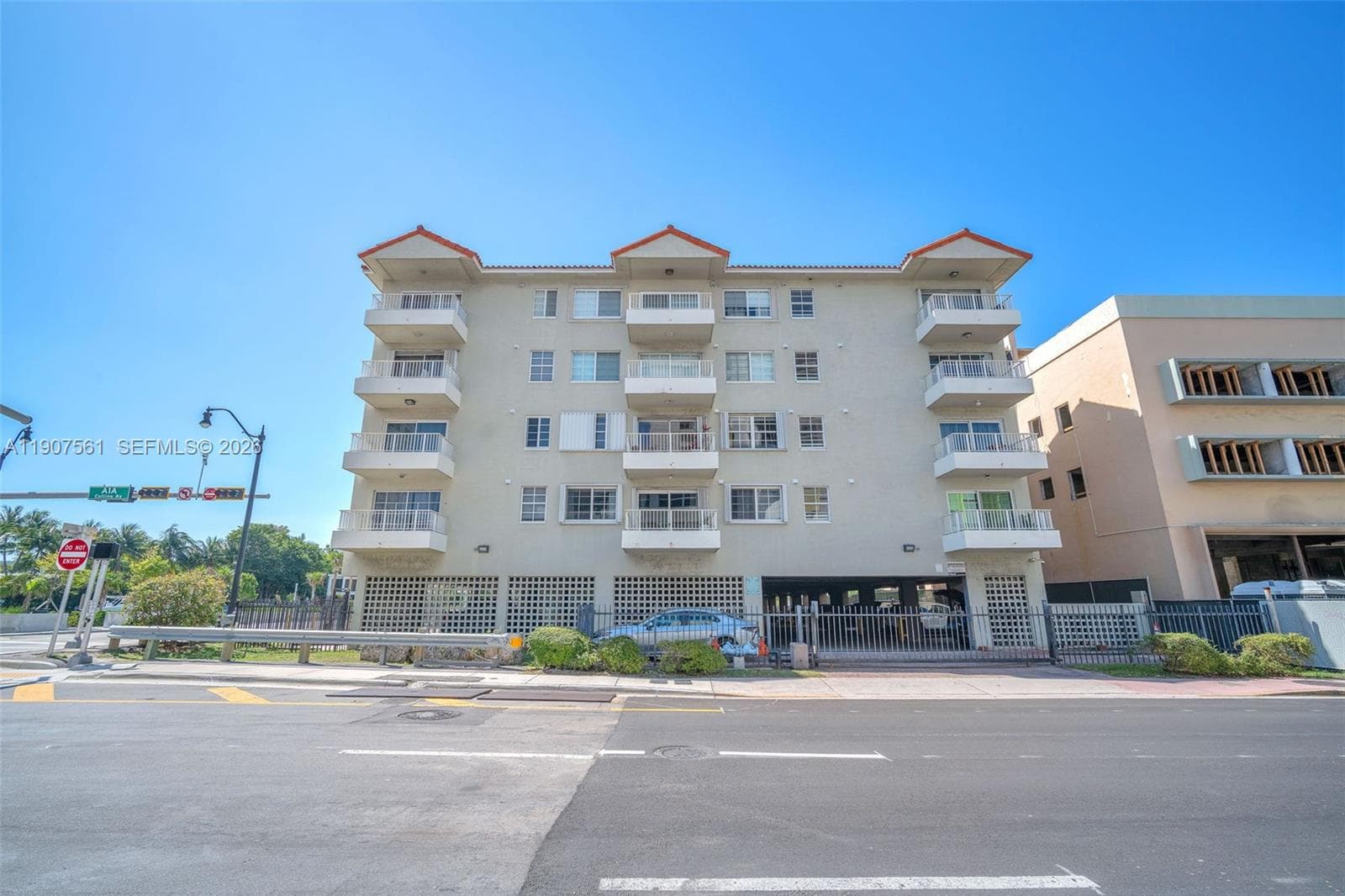 2600 Collins Ave # 206, Miami Beach FL 33140 — 26