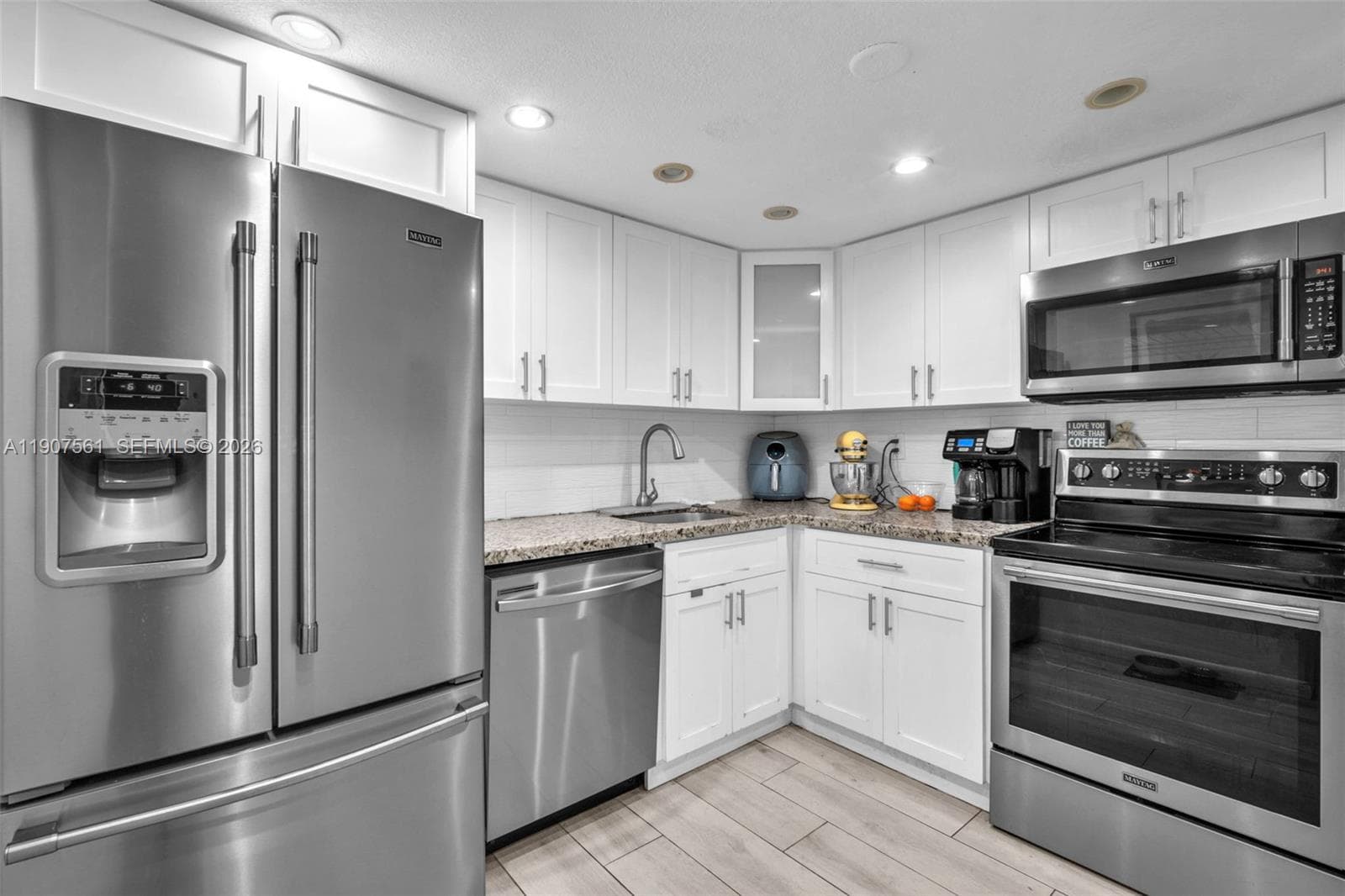 2600 Collins Ave # 206, Miami Beach FL 33140 — 3