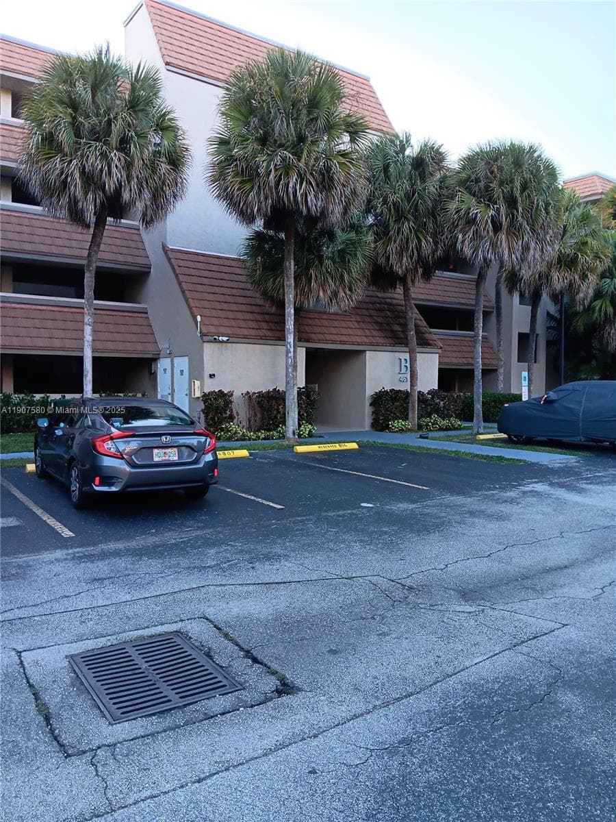 461 Ives Dairy Rd # 2, Miami FL 33179 — 1