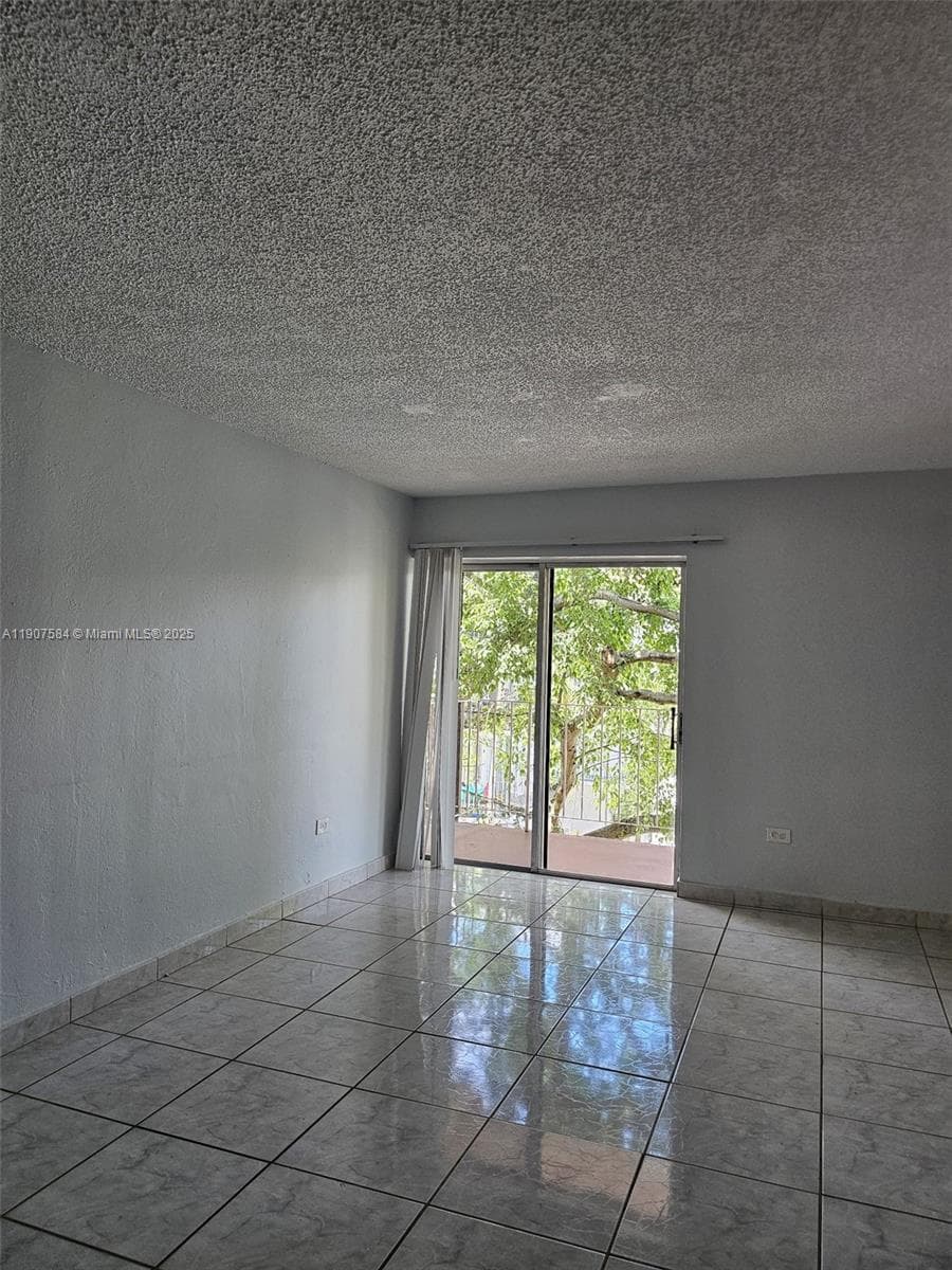 8101 SW 73rd Ave # 30, Miami FL 33143 — 3