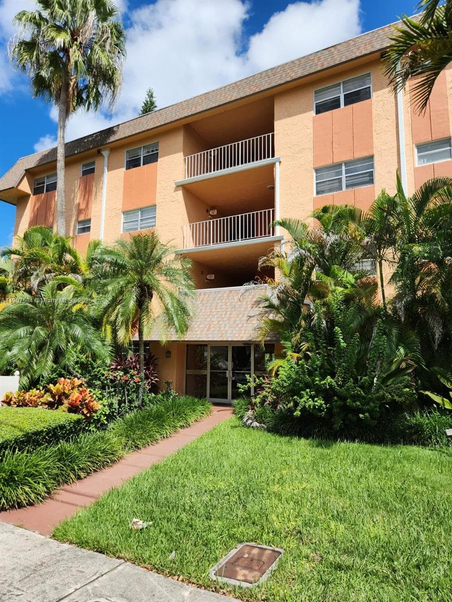 8101 SW 73rd Ave # 30, Miami FL 33143 — 1