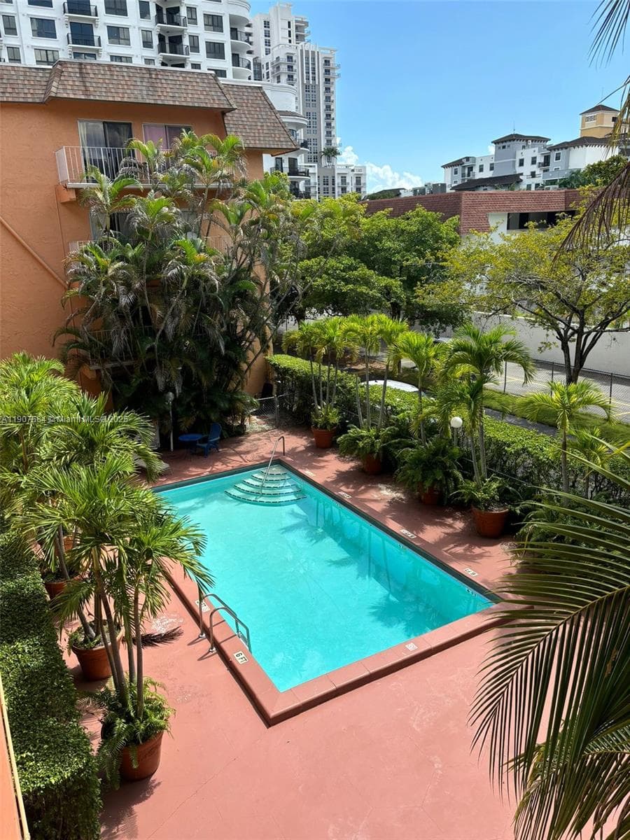 8101 SW 73rd Ave # 30, Miami FL 33143 — 9