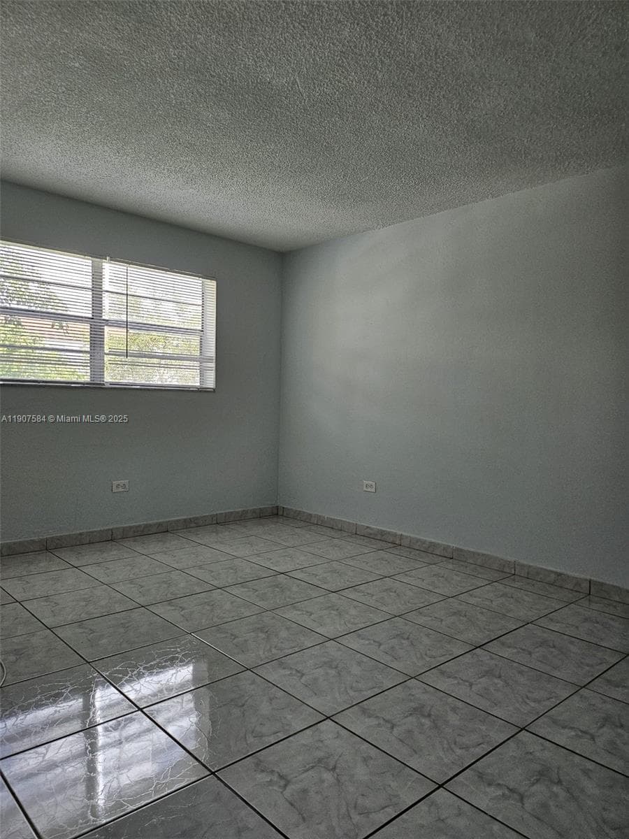 8101 SW 73rd Ave # 30, Miami FL 33143 — 4