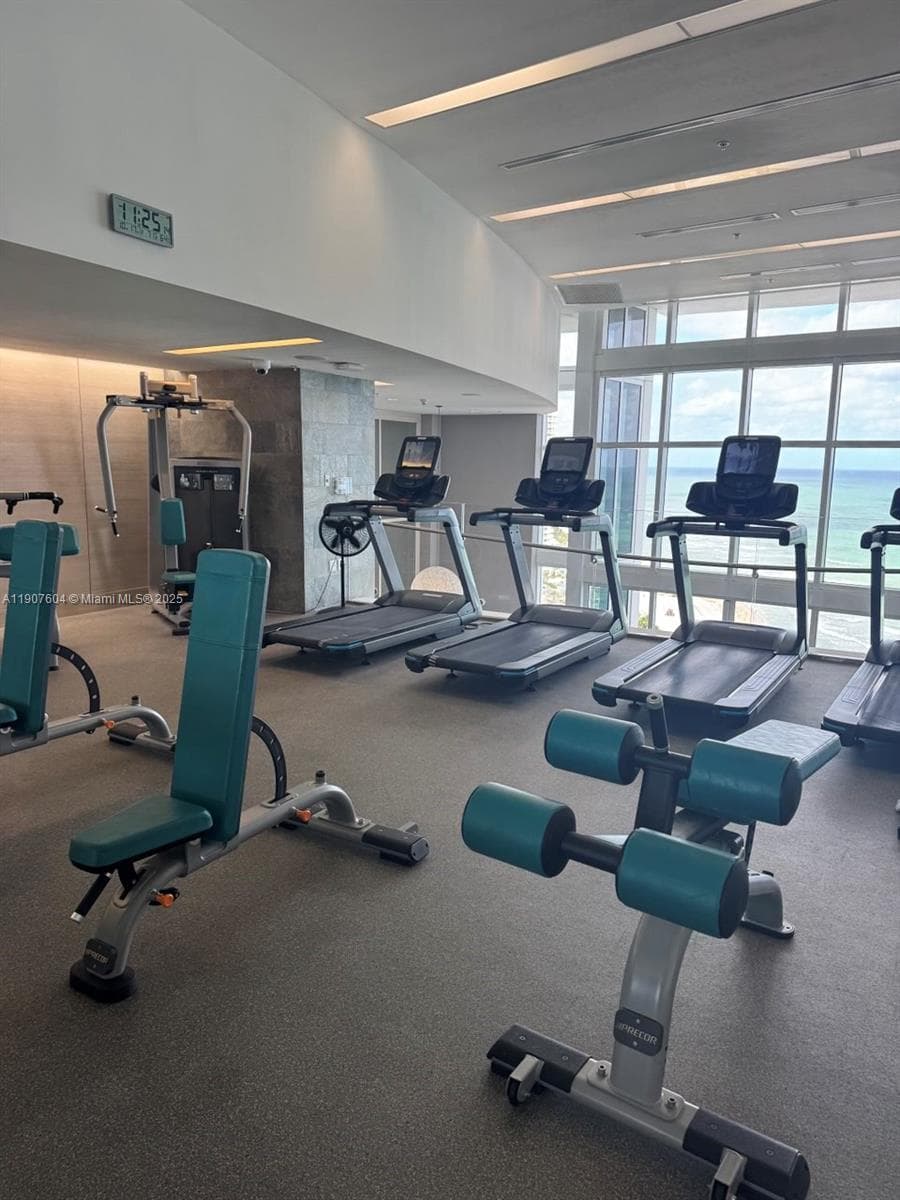 18201 Collins Ave # 1408, Sunny Isles Beach FL 33160 — 22