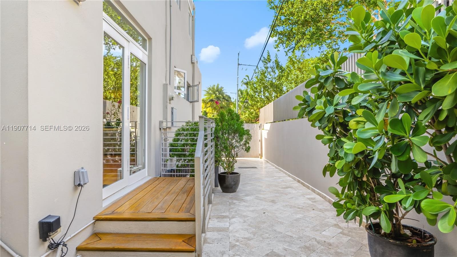 4805 Cherokee Ave, Miami Beach FL 33140 — 41