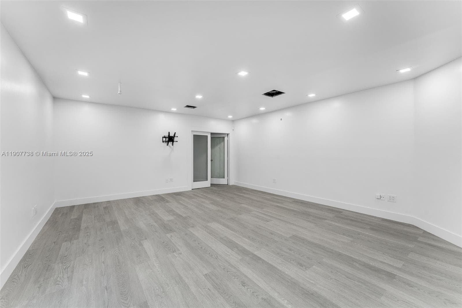 9450 NW 58th St # 3, Doral FL 33178 — 8