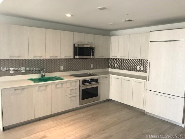 55 SW 9th St # 2510, Miami FL 33130 — 2