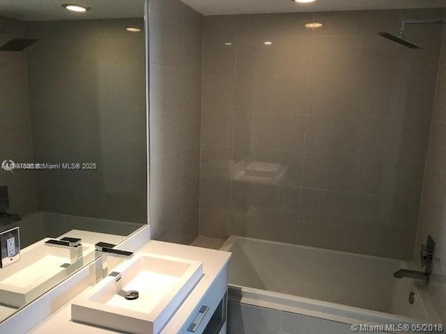 55 SW 9th St # 2510, Miami FL 33130 — 10