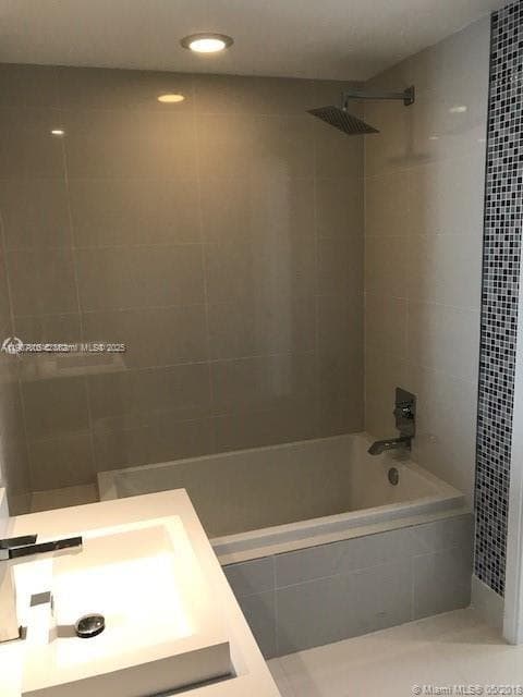 55 SW 9th St # 2510, Miami FL 33130 — 11
