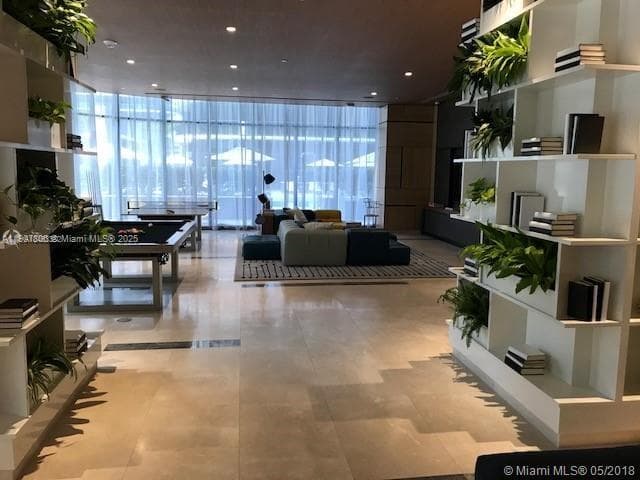 55 SW 9th St # 2510, Miami FL 33130 — 25