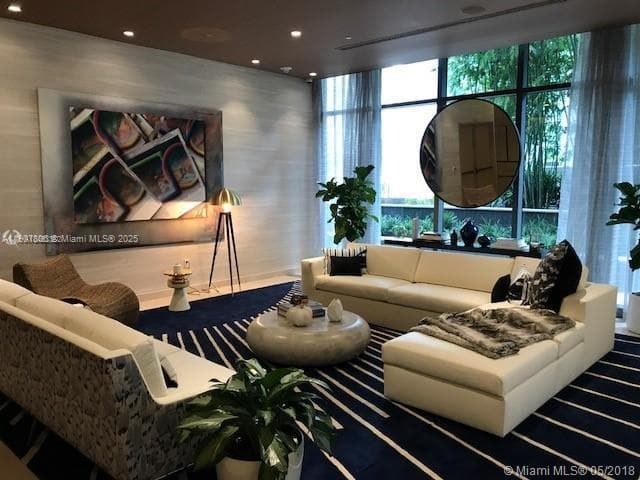 55 SW 9th St # 2510, Miami FL 33130 — 21