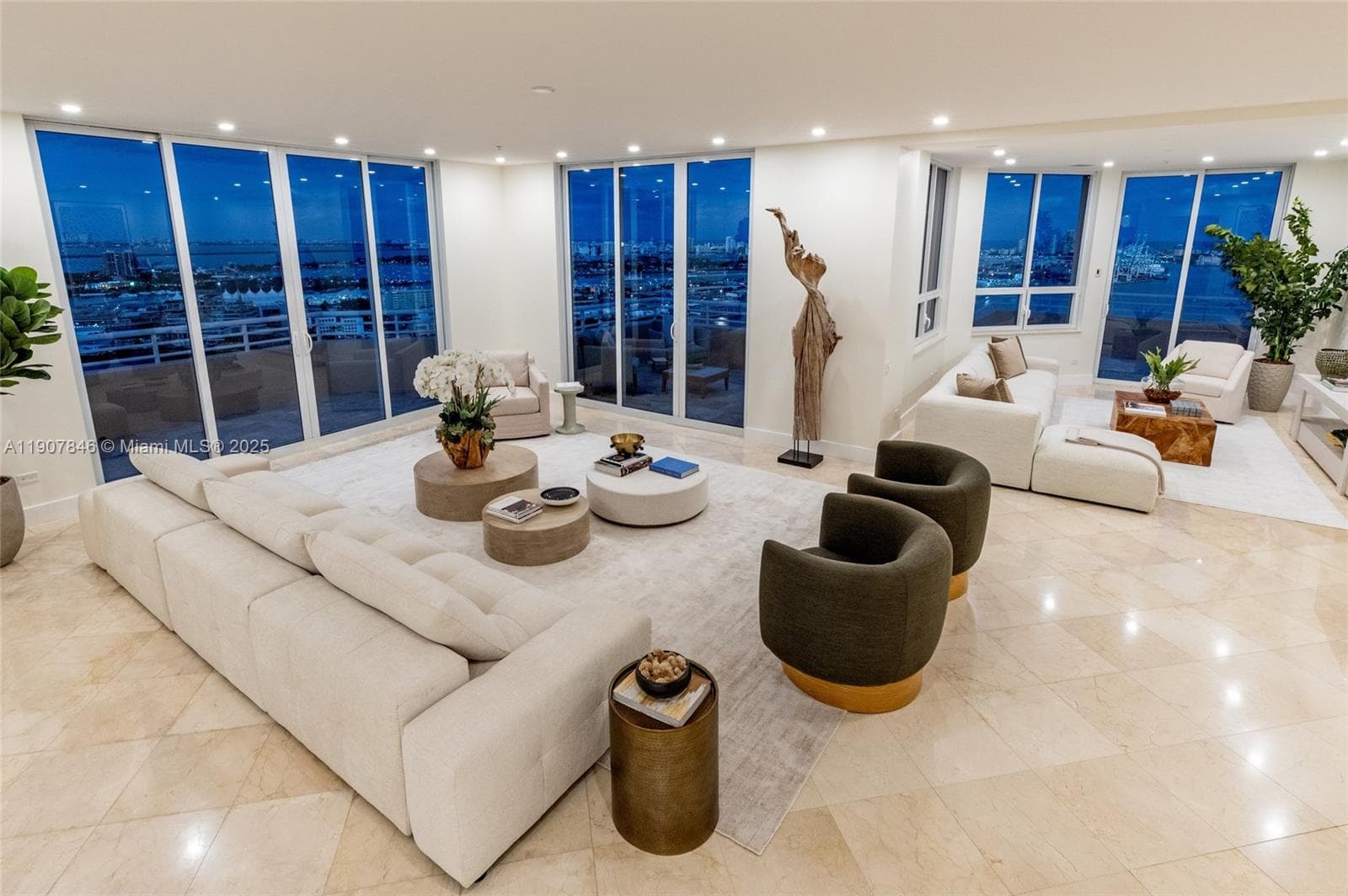808 Brickell Key Dr # 3901, Miami FL 33131 — 54