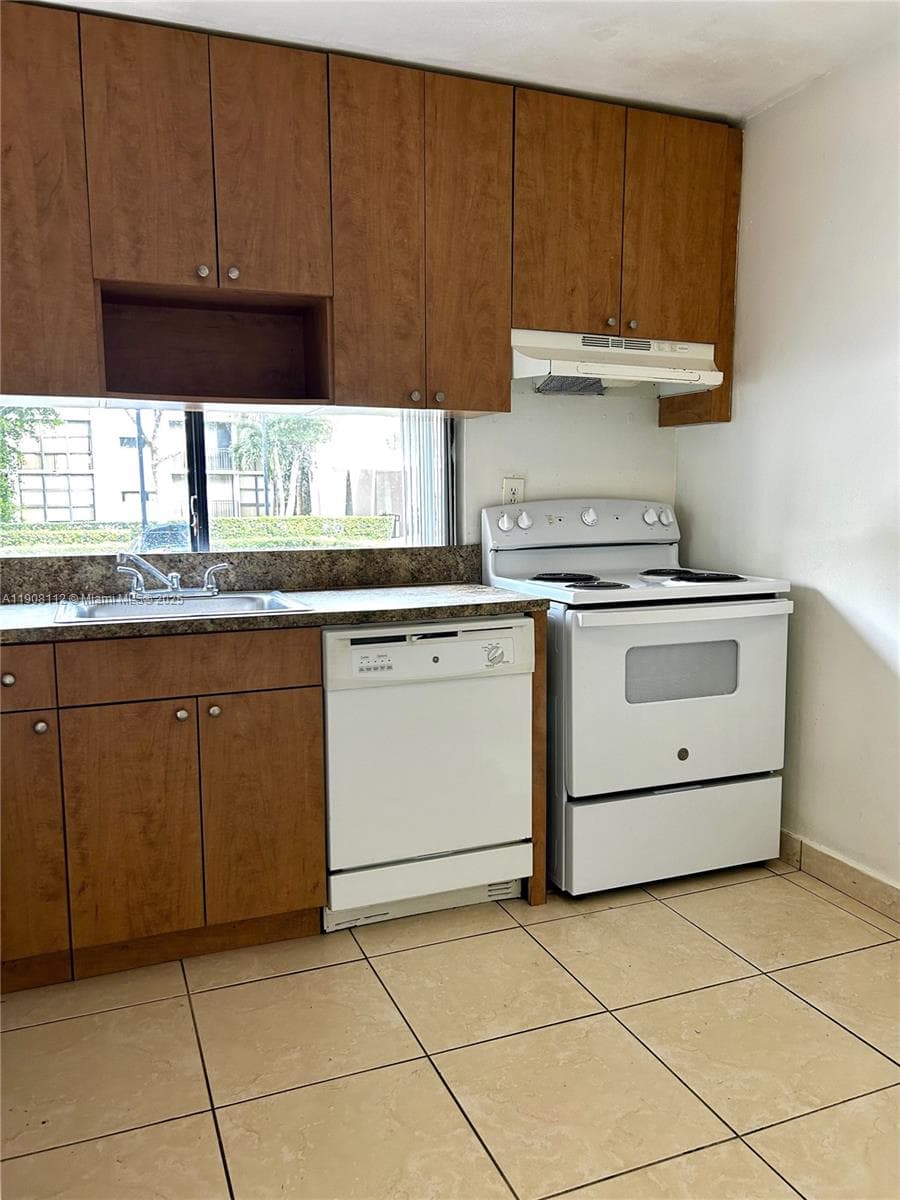 16909 N Bay Rd # 103, Sunny Isles Beach FL 33160 — 18