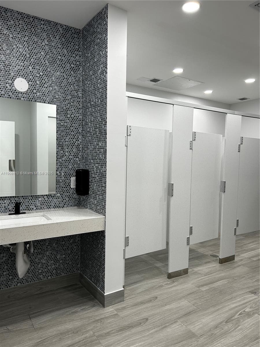 16909 N Bay Rd # 103, Sunny Isles Beach FL 33160 — 29