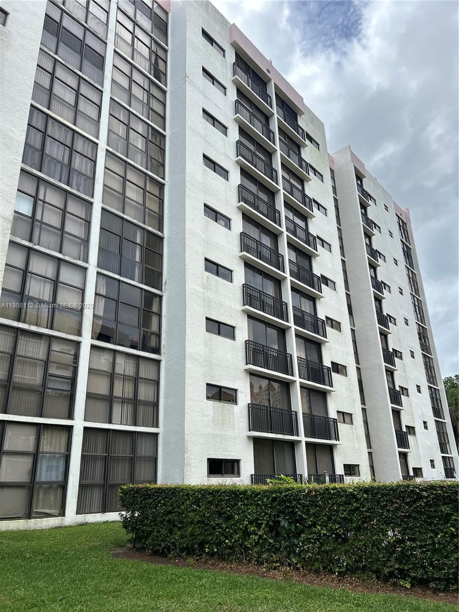 16909 N Bay Rd # 103, Sunny Isles Beach FL 33160 — 4