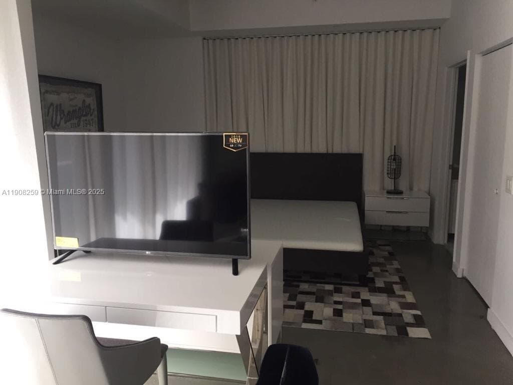 151 SE 1st St # 903, Miami FL 33131 — 3