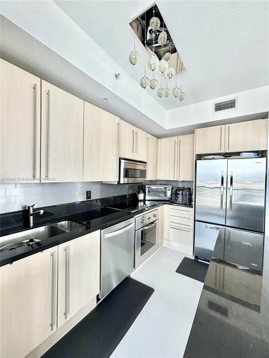 79 SW 12th St, Miami FL 33130 — 6