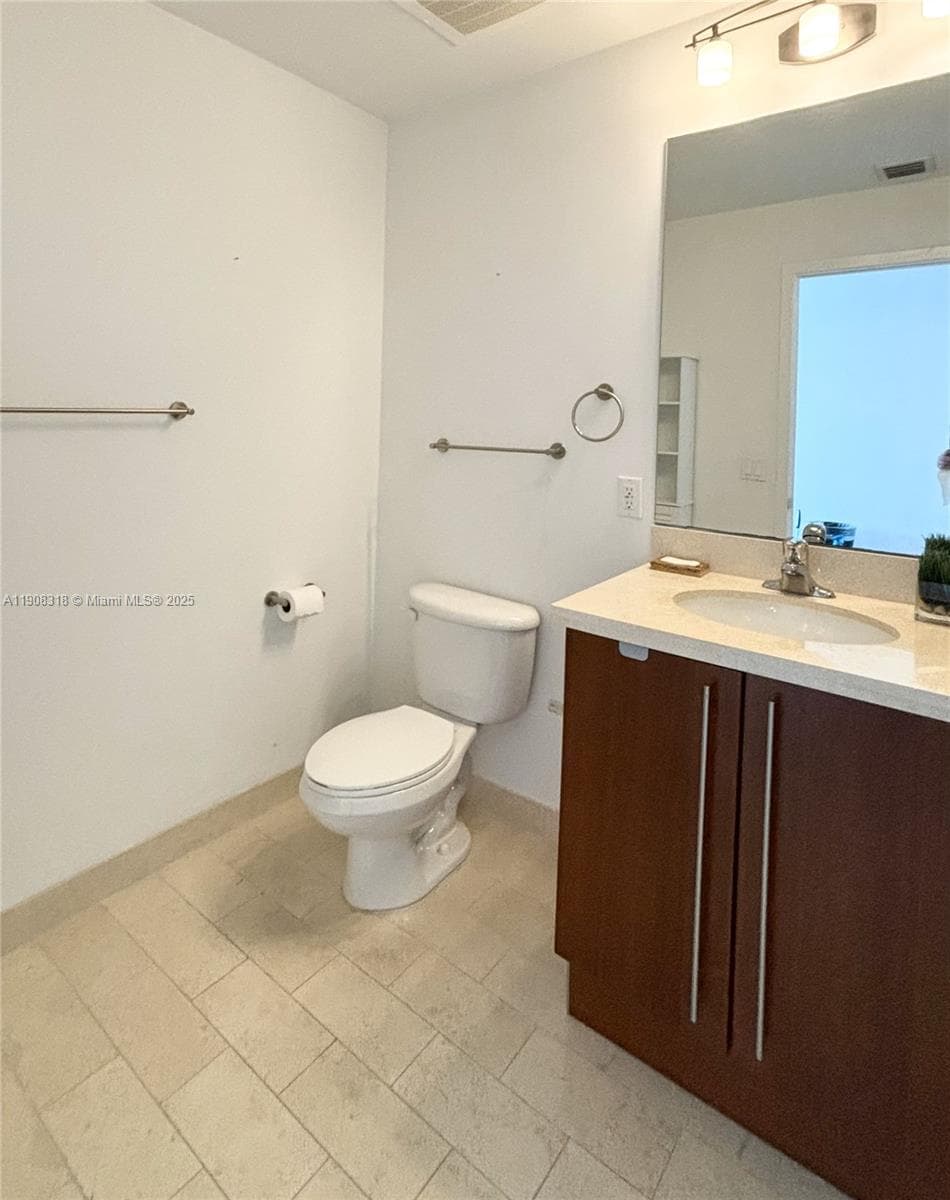 79 SW 12th St, Miami FL 33130 — 17
