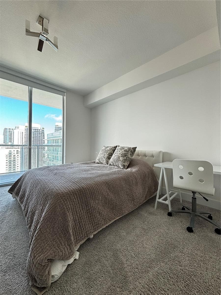 79 SW 12th St, Miami FL 33130 — 16