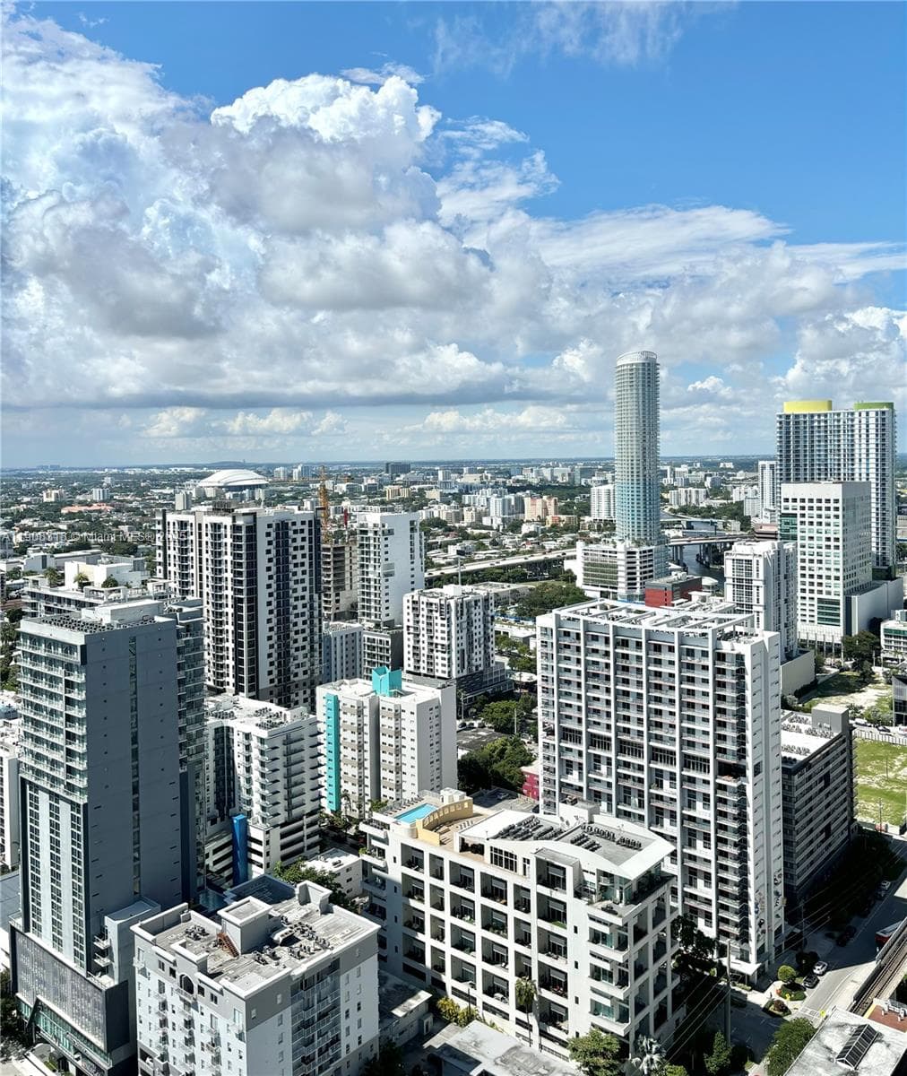 79 SW 12th St, Miami FL 33130 — 25