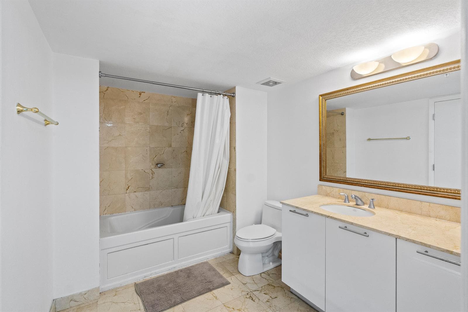 1800 N Bayshore Drive # 3802, Miami FL 33132 — 27