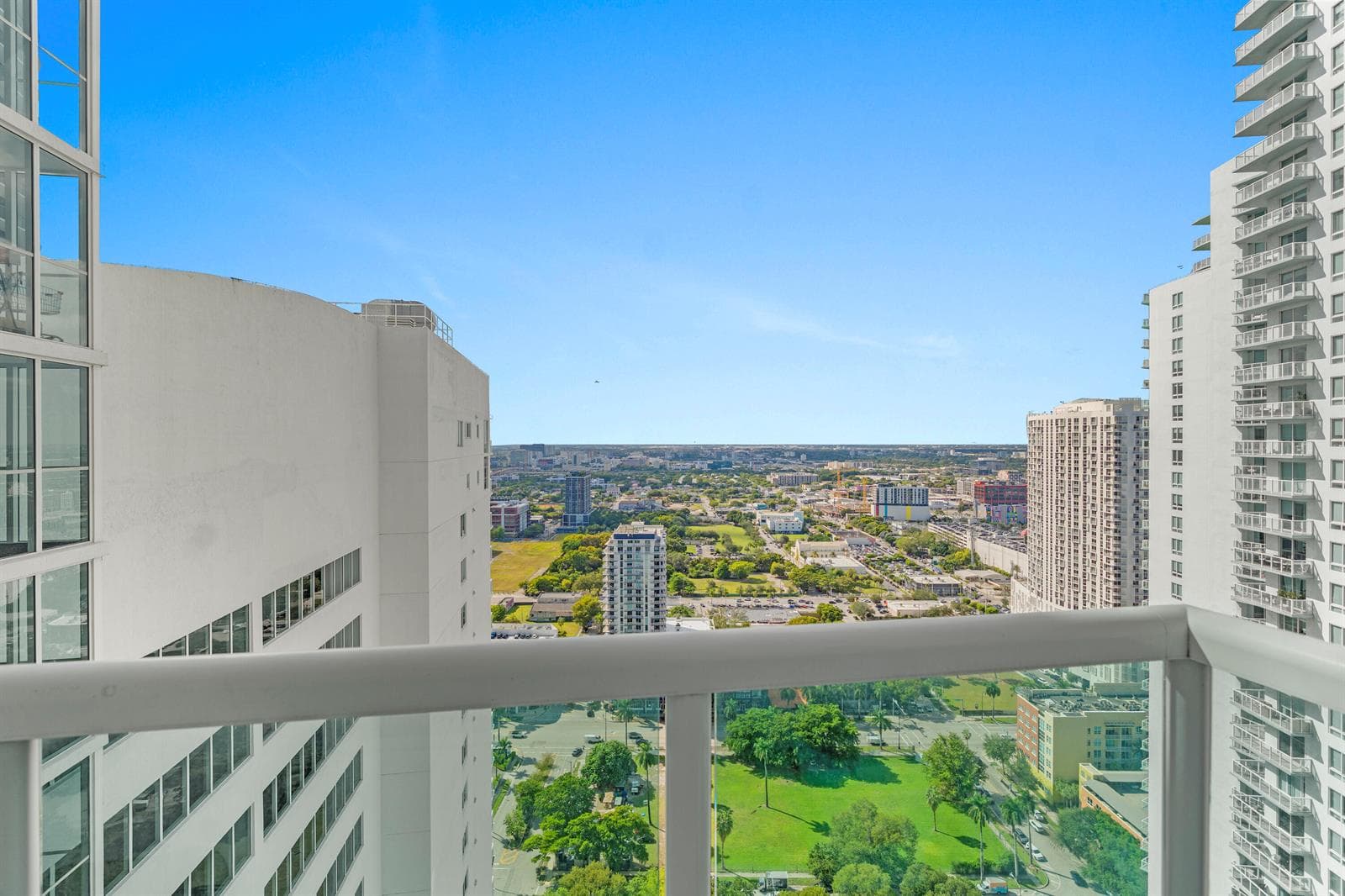 1800 N Bayshore Drive # 3802, Miami FL 33132 — 17