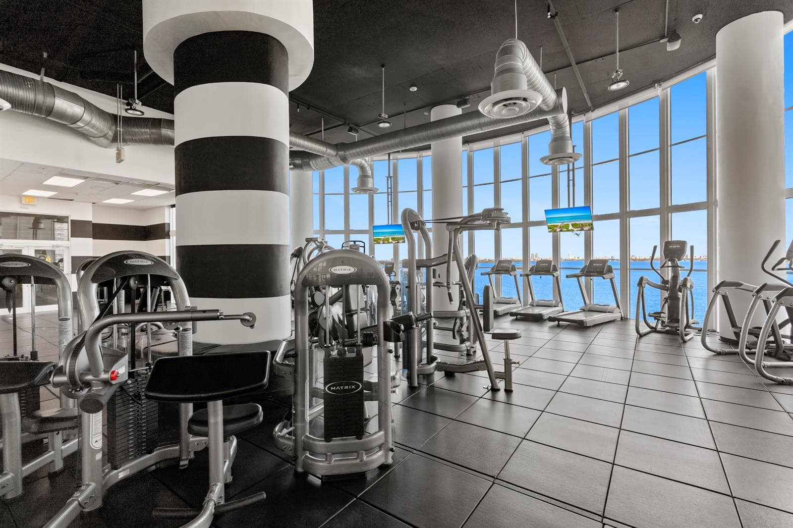 1800 N Bayshore Drive # 3802, Miami FL 33132 — 32