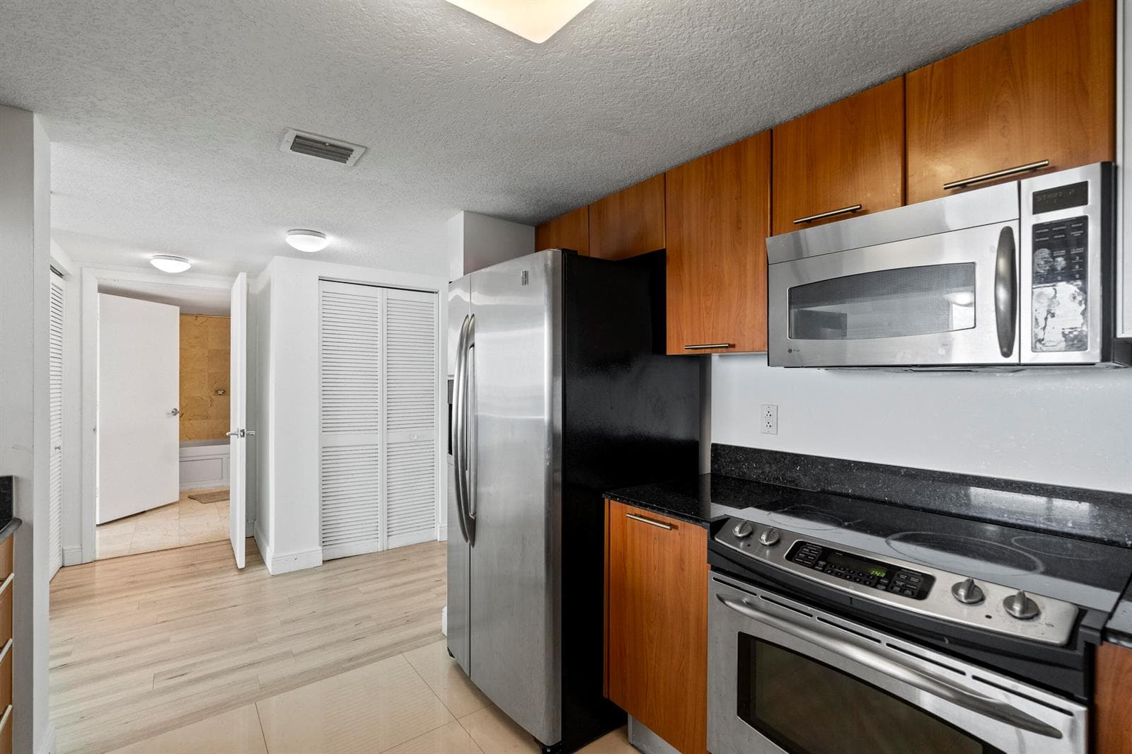 1800 N Bayshore Drive # 3802, Miami FL 33132 — 10