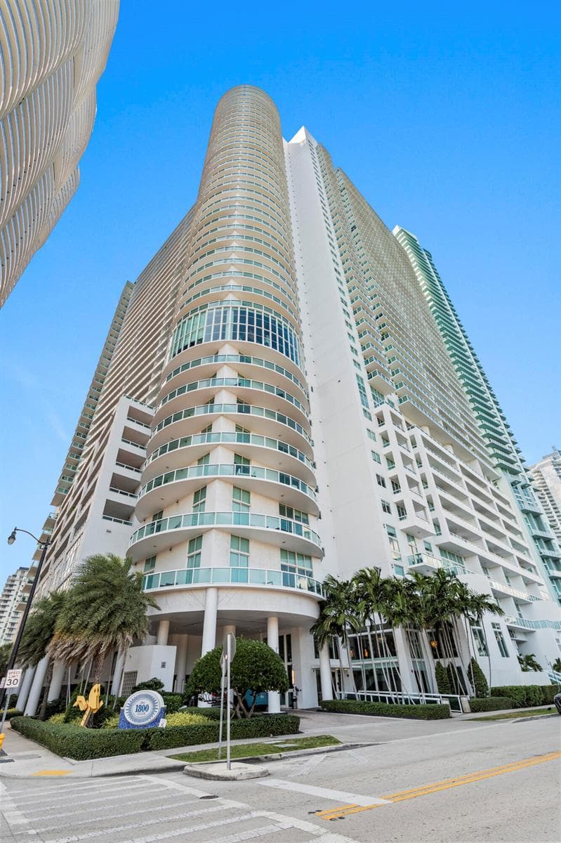 1800 N Bayshore Drive # 3802, Miami FL 33132 — 48