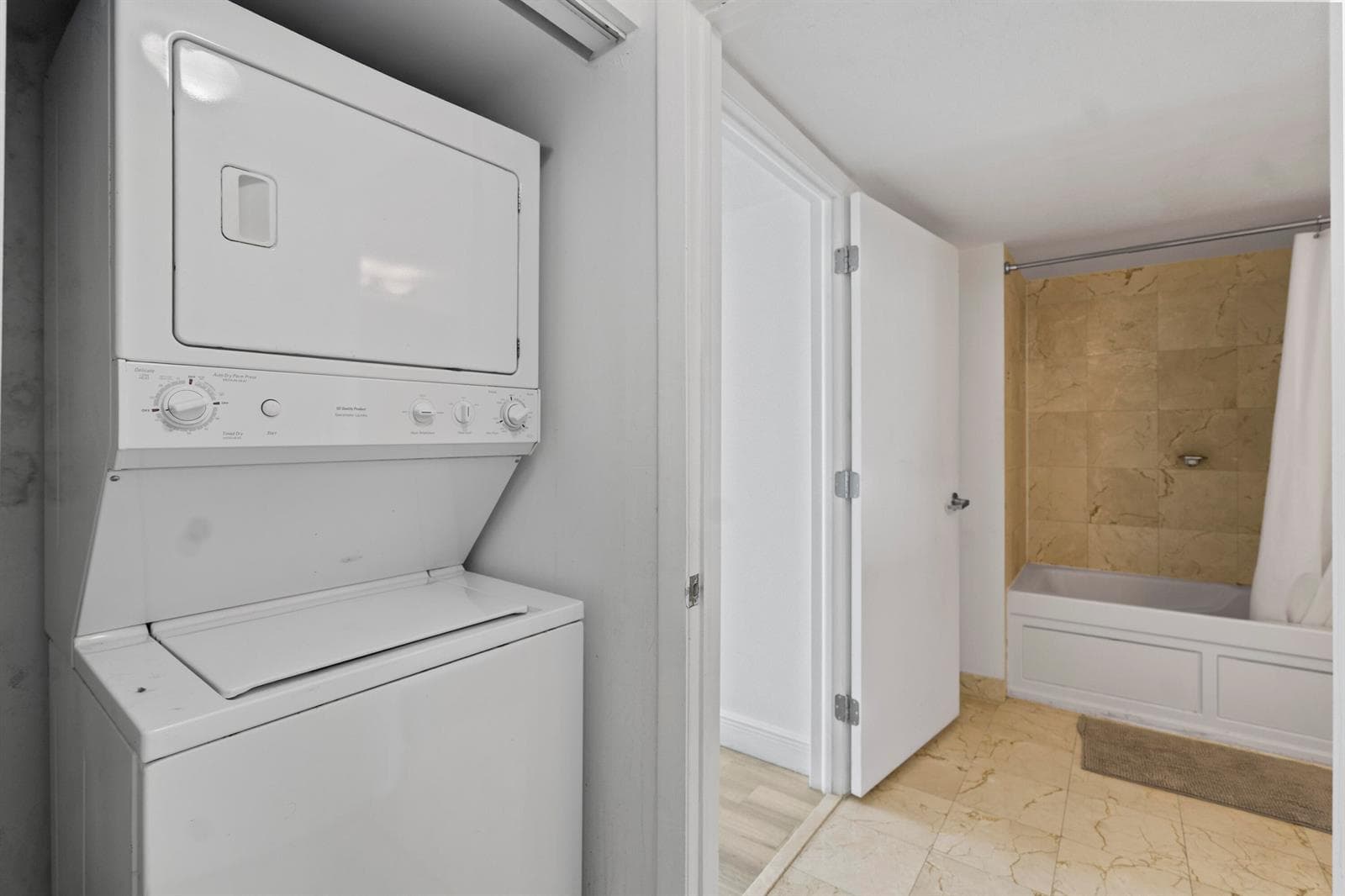 1800 N Bayshore Drive # 3802, Miami FL 33132 — 29