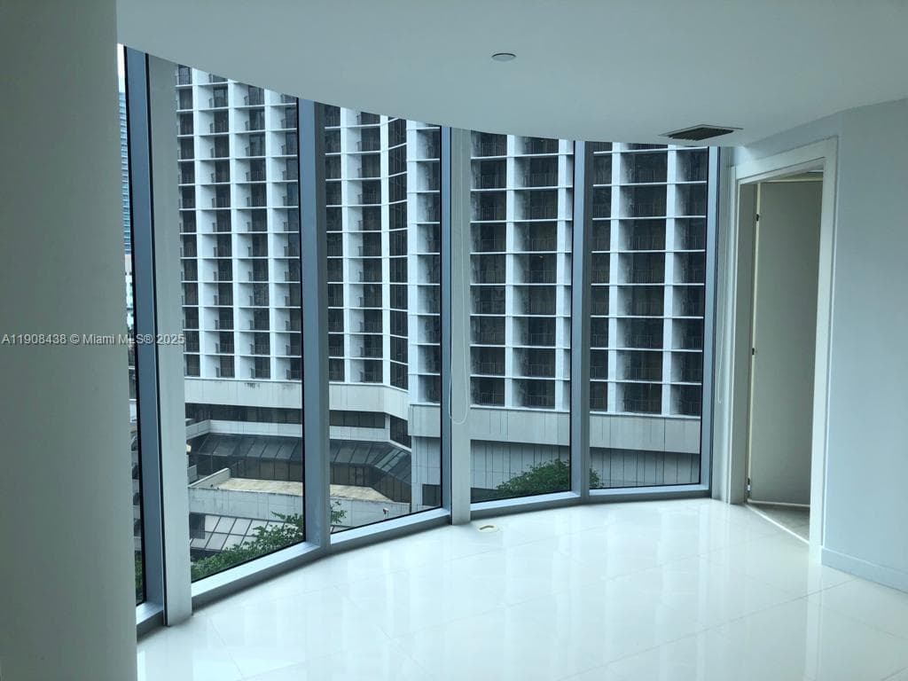 200 Biscayne Boulevard Way # 902, Miami FL 33131 — 2