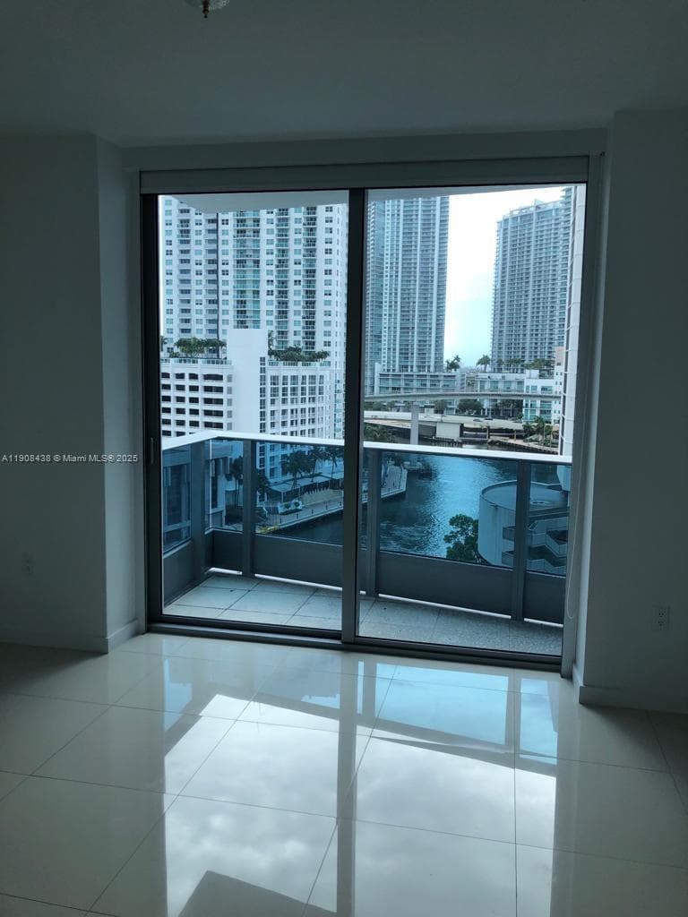 200 Biscayne Boulevard Way # 902, Miami FL 33131 — 11