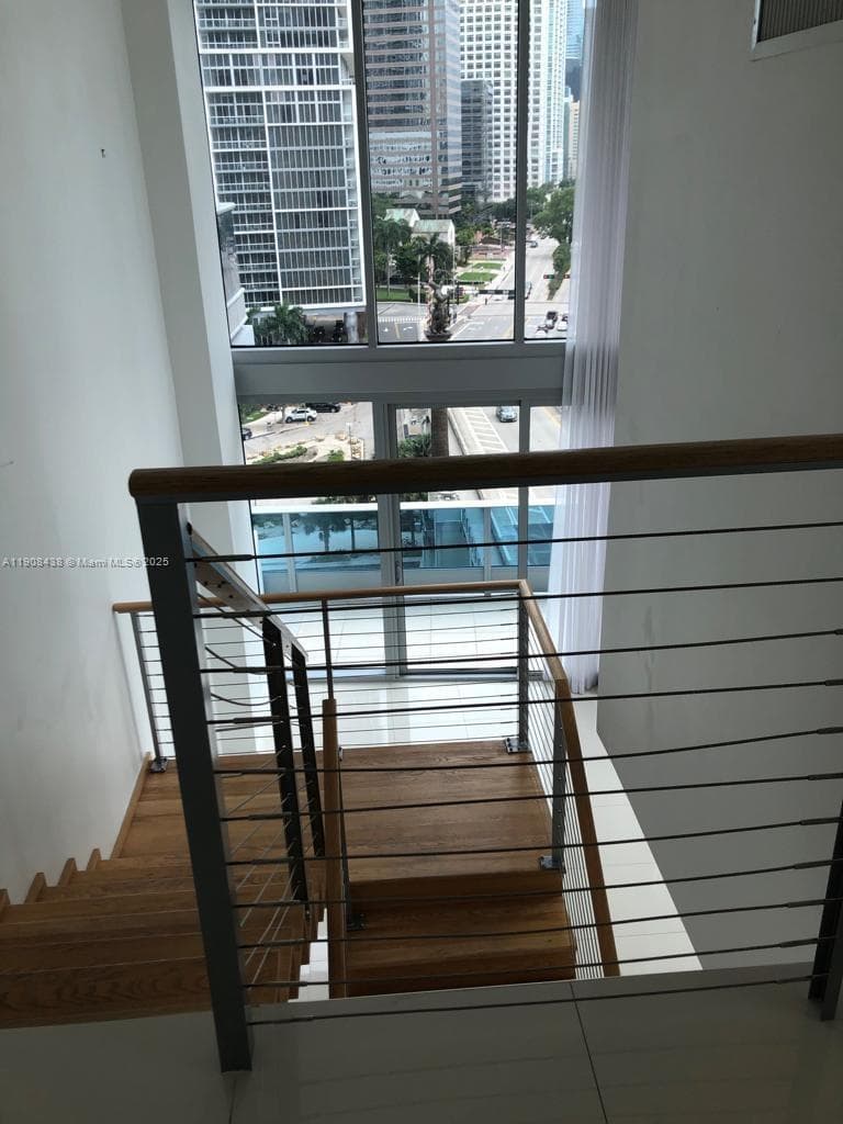 200 Biscayne Boulevard Way # 902, Miami FL 33131 — 31