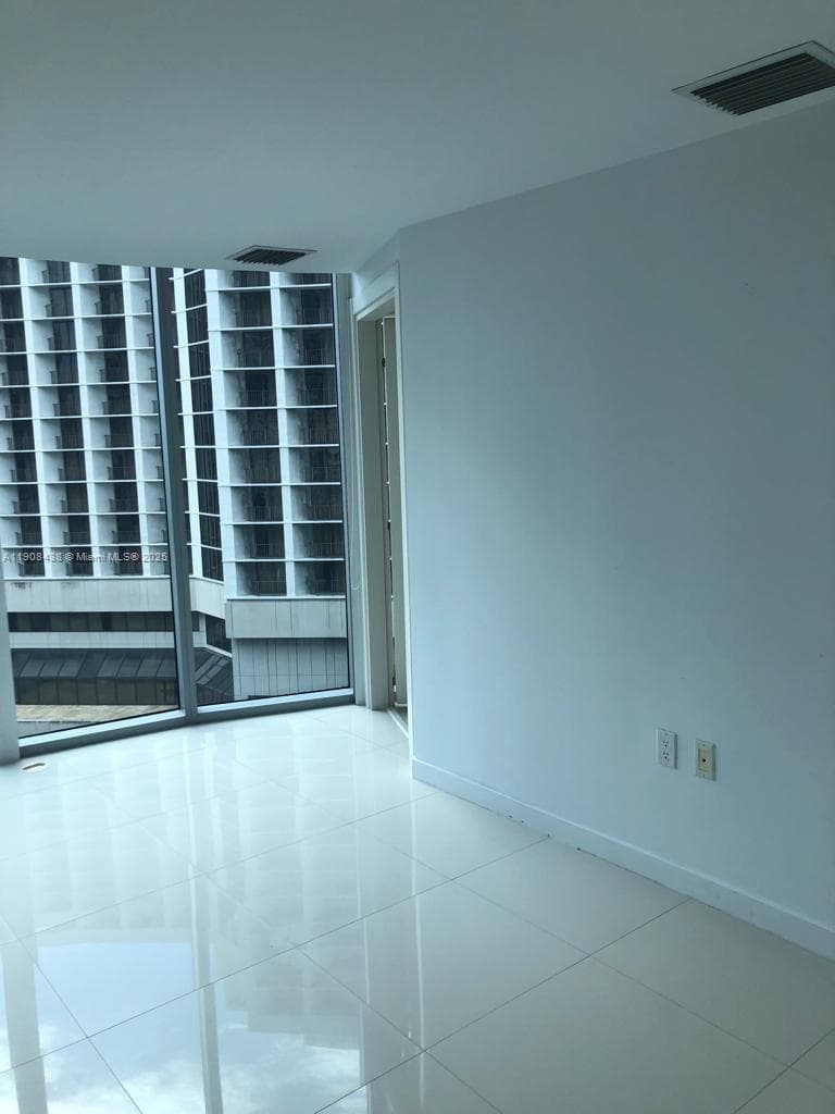 200 Biscayne Boulevard Way # 902, Miami FL 33131 — 4