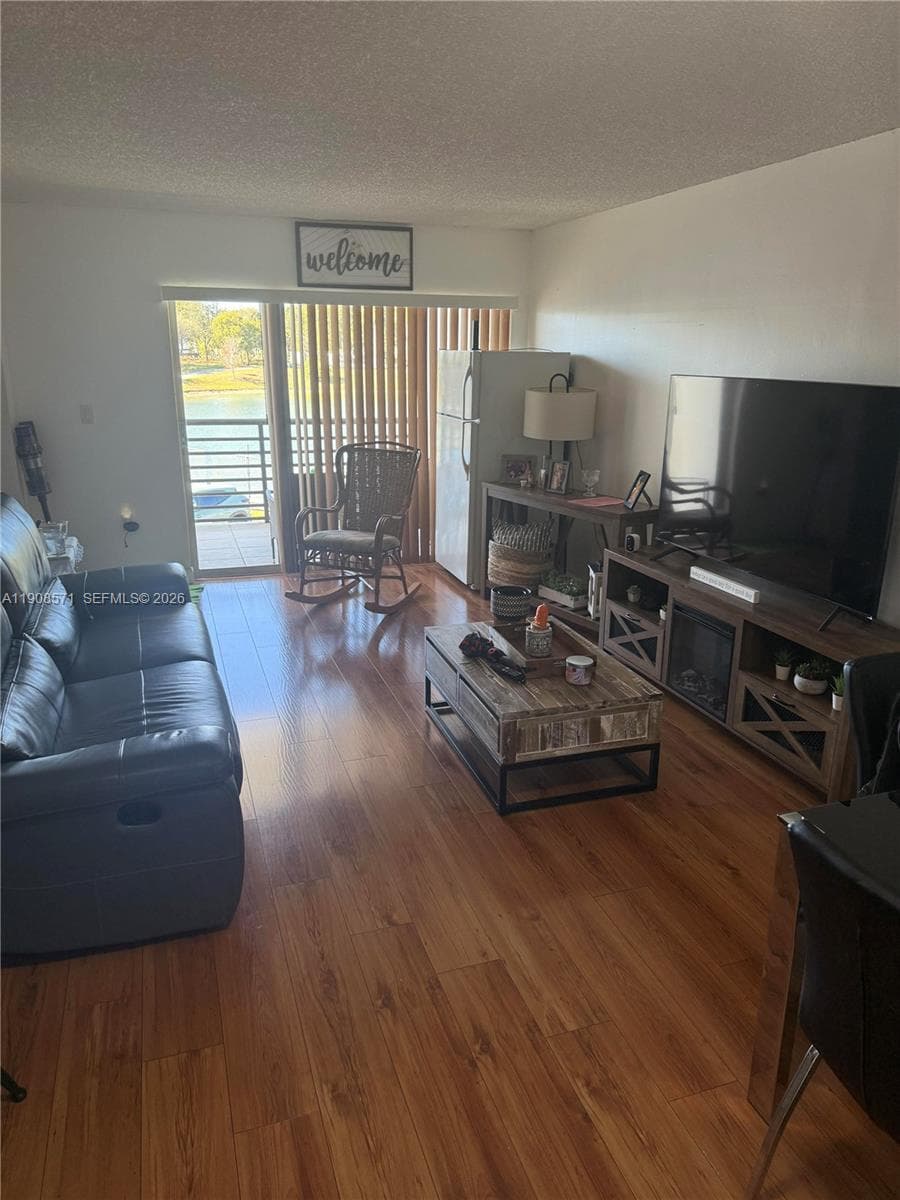 9735 Fontainebleau Blvd # G205, Miami FL 33172 — 3