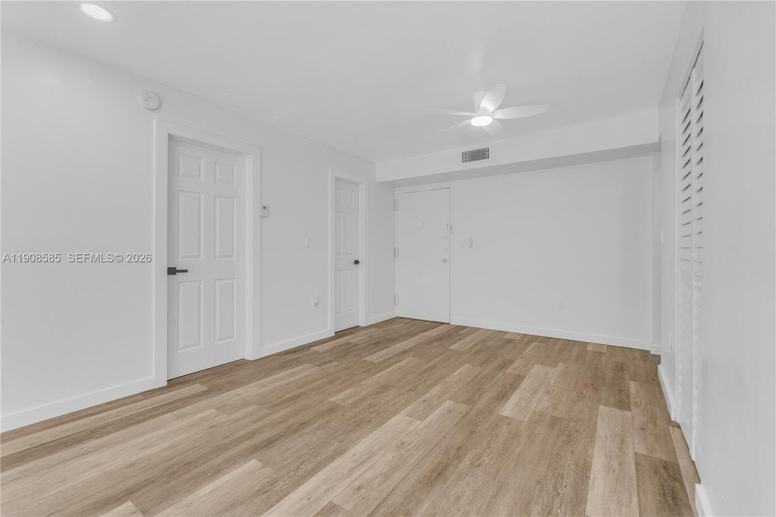 4709 NW 7th St # 9, Miami FL 33126 — 33