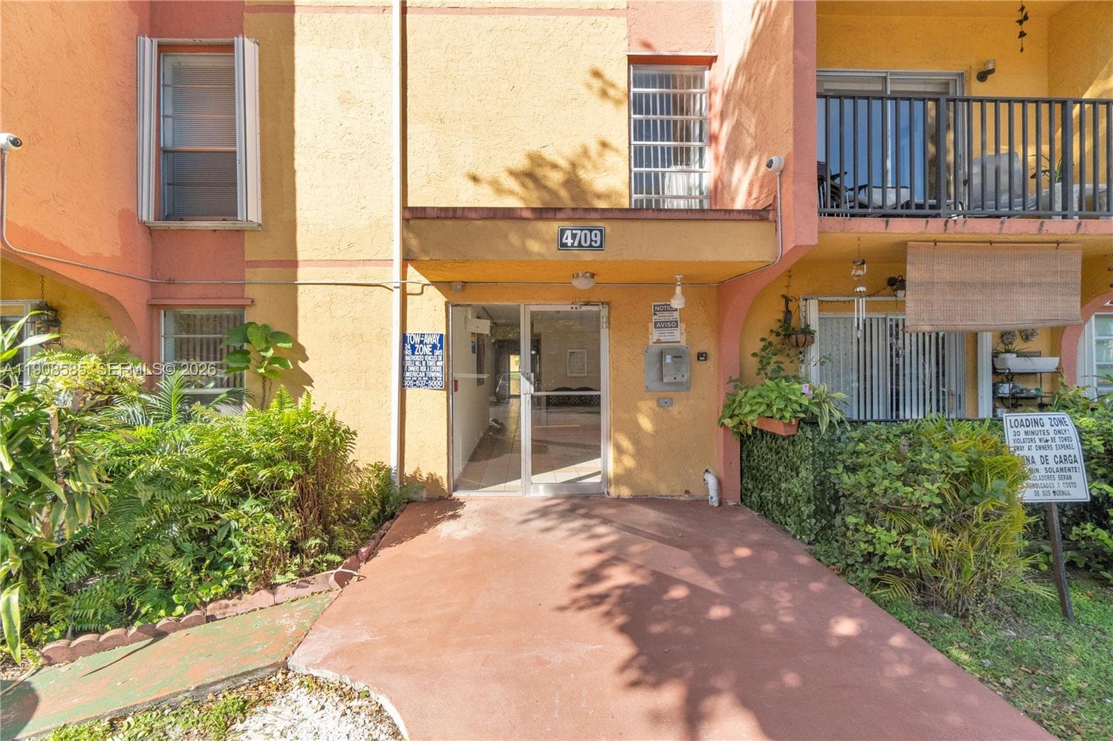 4709 NW 7th St # 9, Miami FL 33126 — 40