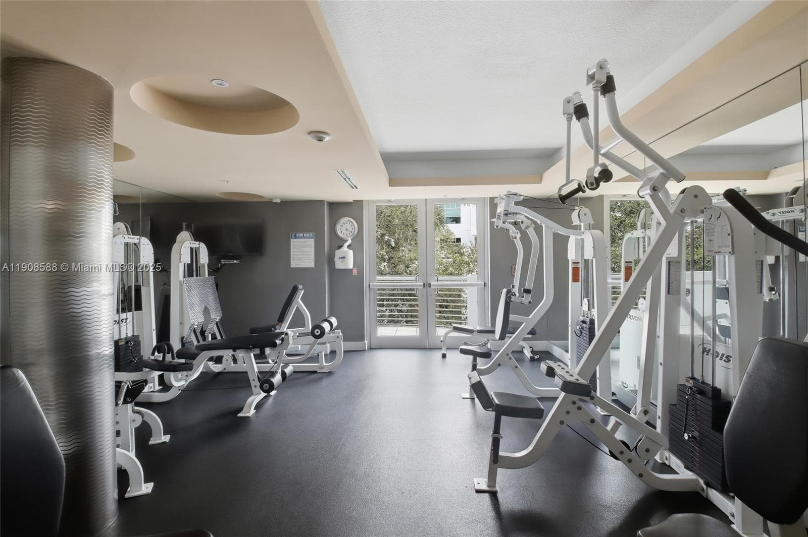 110 Washington Ave # 2420, Miami Beach FL 33139 — 23