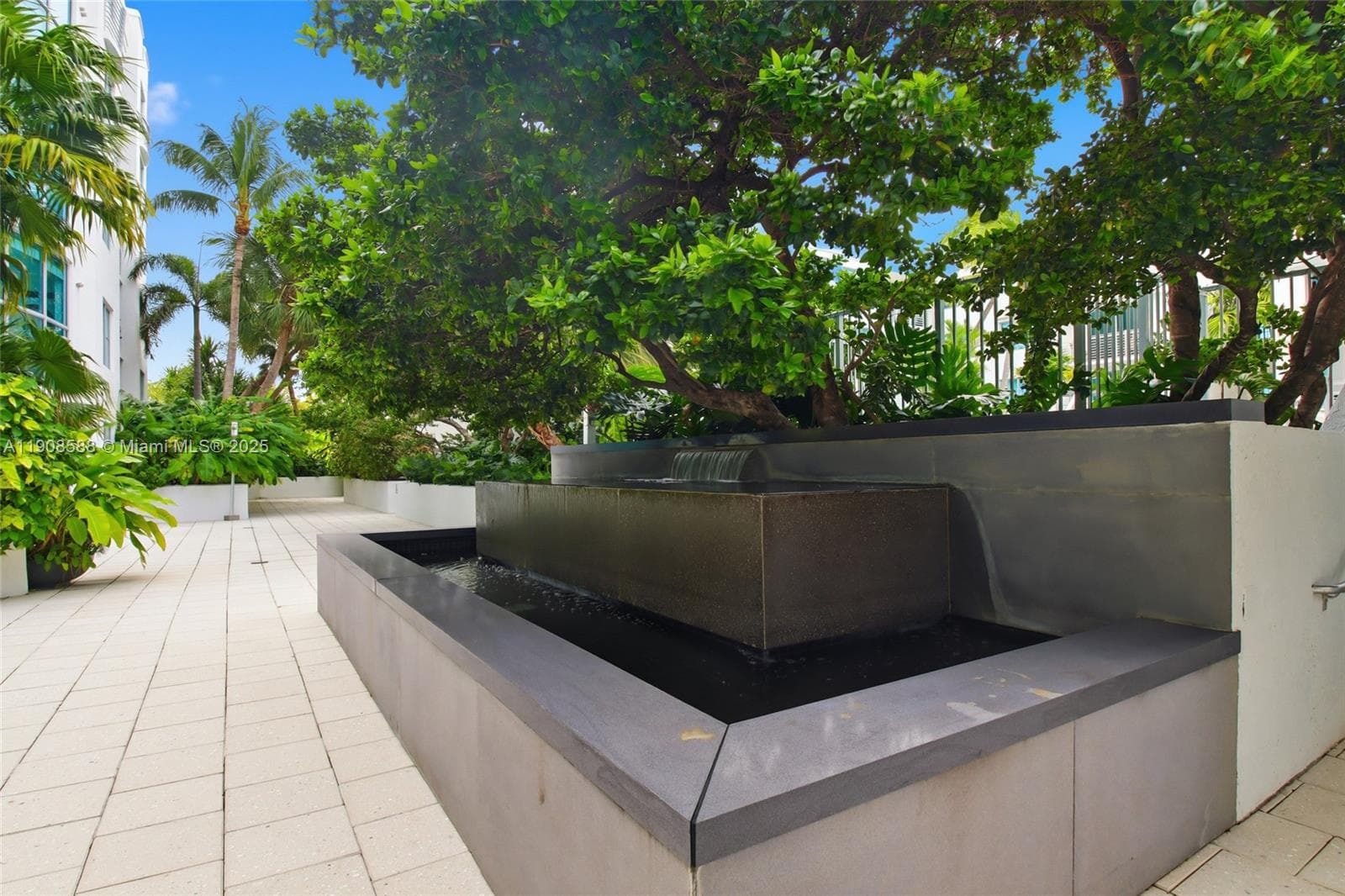 110 Washington Ave # 2420, Miami Beach FL 33139 — 26