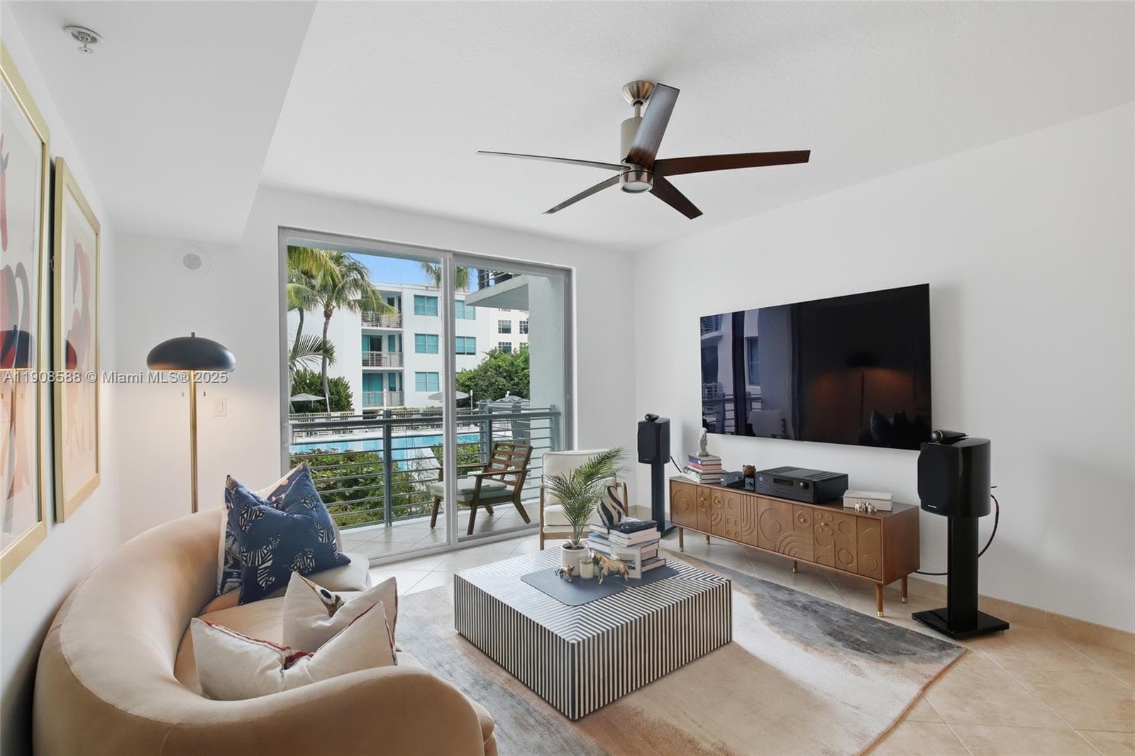110 Washington Ave # 2420, Miami Beach FL 33139 — 1
