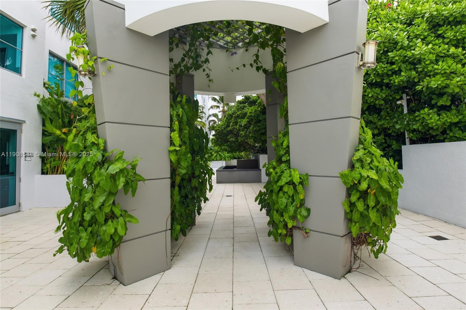 110 Washington Ave # 2420, Miami Beach FL 33139 — 28