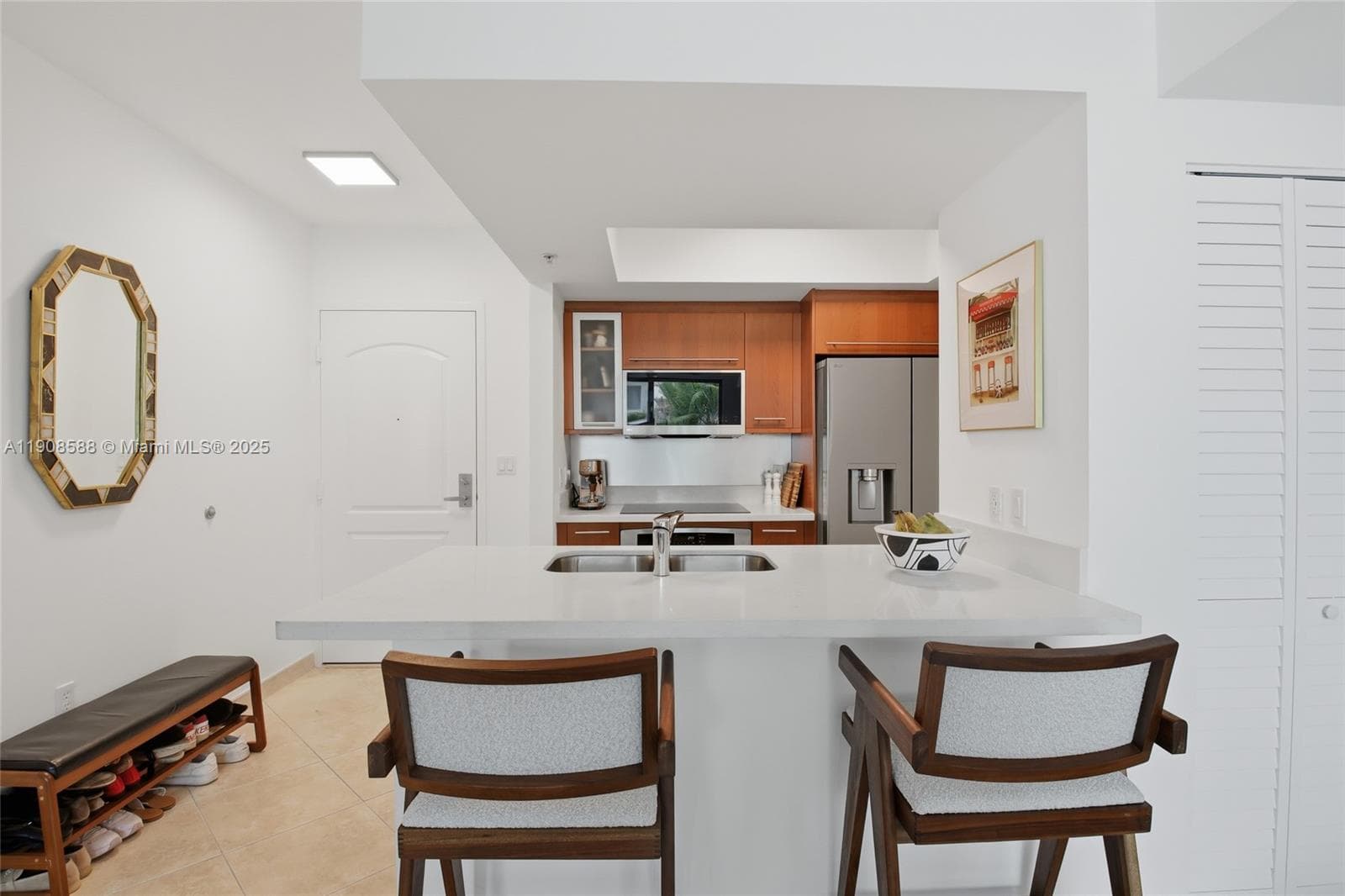 110 Washington Ave # 2420, Miami Beach FL 33139 — 9